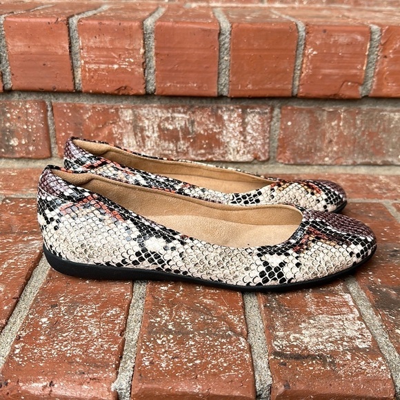 Naturalizer Vivienne Snake Print Python Neutral Leather Ballet Flats Women's 6 - Picture 1 of 8